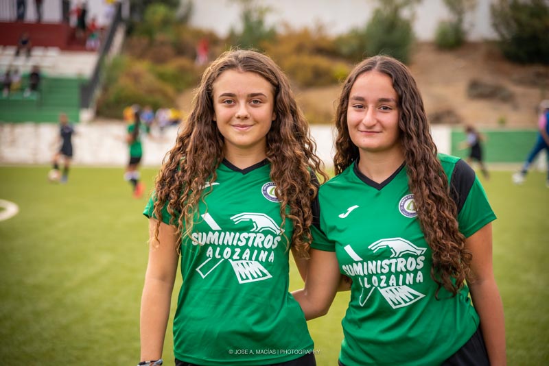 Equipo Femenino UnioÌ�n Deportiva Sierra de las Nieves Vs Marbella Promesas - Dos jugadoras de fÃºtbol 5